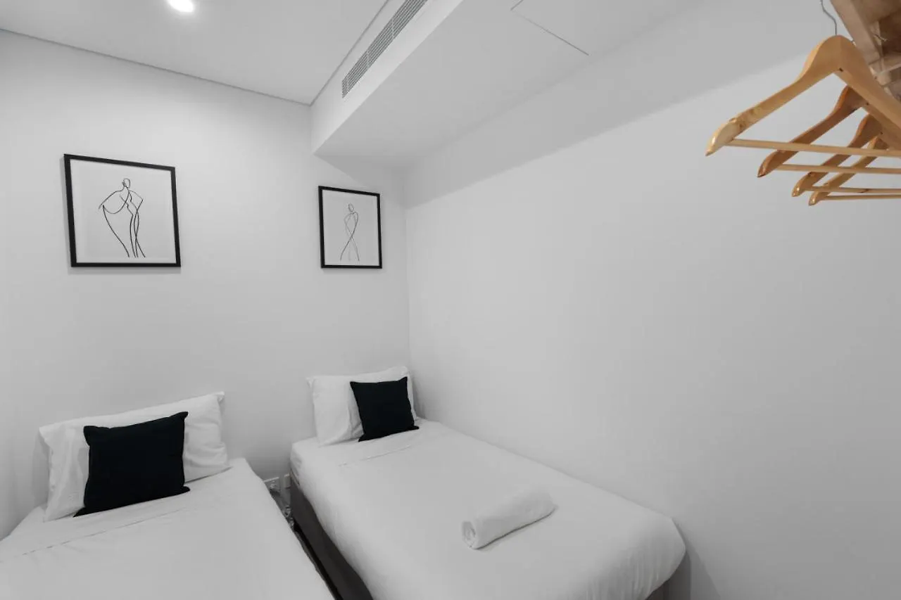 Ocean - Beachfront 72F 3Bedroom Skyhome Oceanview With Parking Gold Coast 0*,  Australia